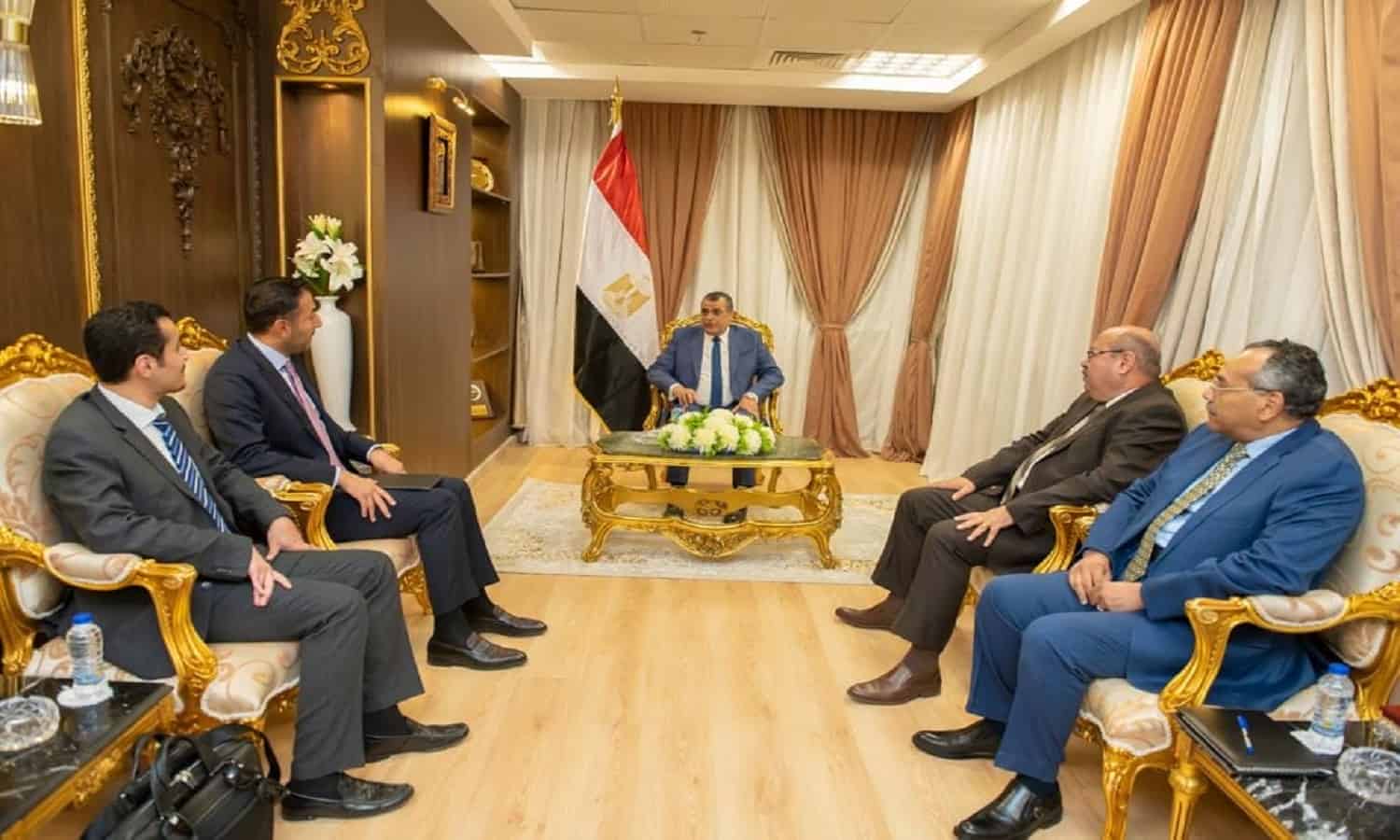 وزيرالإنتاج الحربي يبحث مع الخليج للمصاعد الكهربائية مستجدات التعاون المشترك

